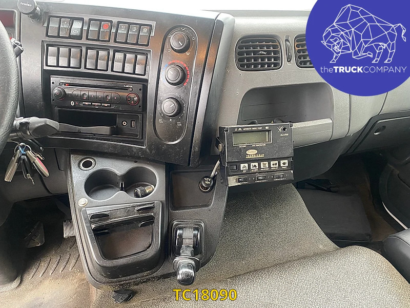 Renault D 240 - Refrigerator truck: picture 4 Renault D 240 - Refrigerator truck: picture 4