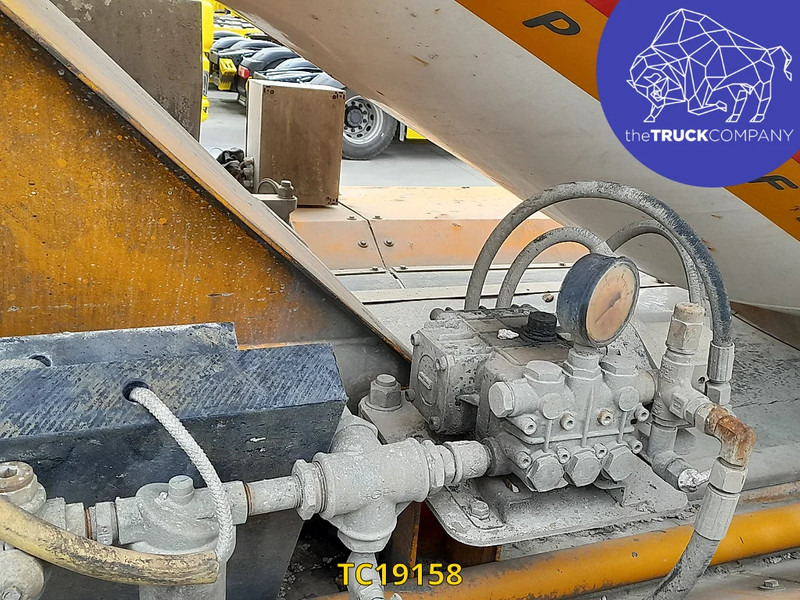 Renault Kerax 410 - Concrete mixer truck: picture 4 Renault Kerax 410 - Concrete mixer truck: picture 4