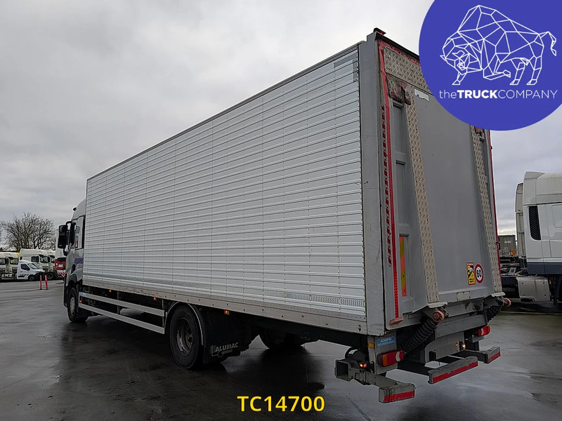 Renault T 380 - Box truck: picture 2 Renault T 380 - Box truck: picture 2