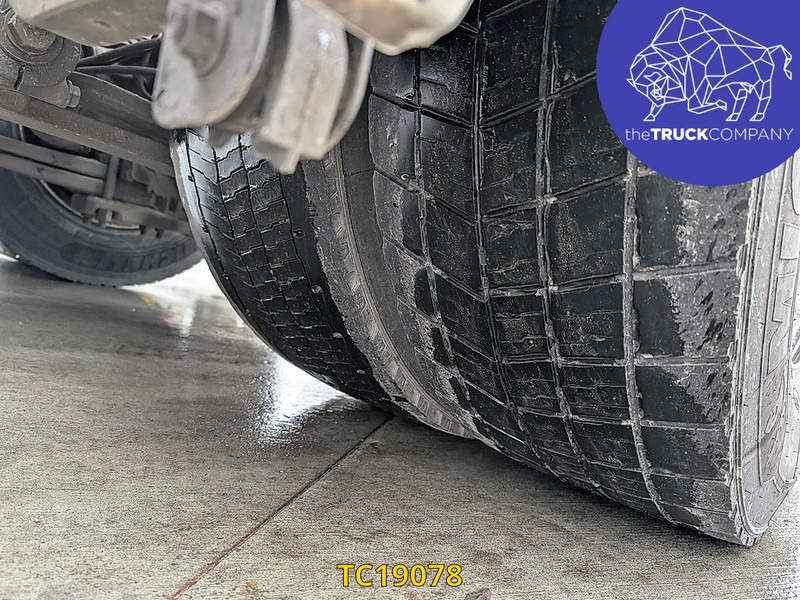 Tractor unit Renault T 480: picture 17