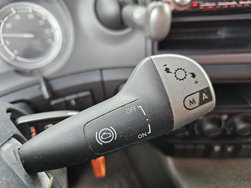 Refrigerator truck DAF CF 220 CARRIER LIFT DOORS: picture 10