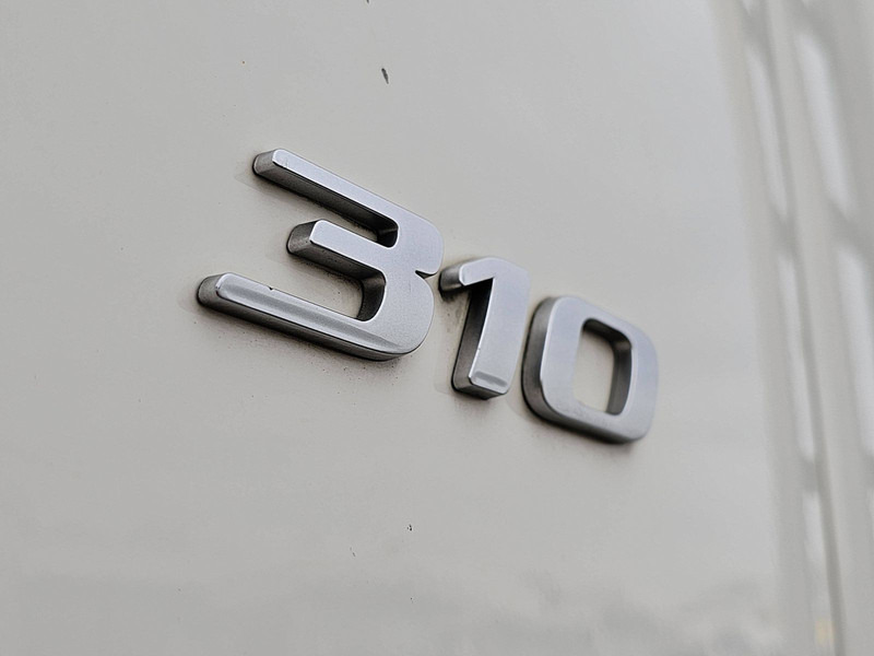 Refrigerator truck DAF LF 310 19T CARRIER LIFT: picture 15