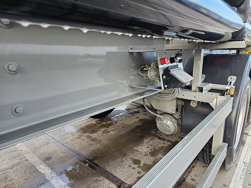 Tank semi-trailer Kässbohrer KIP 50: picture 10