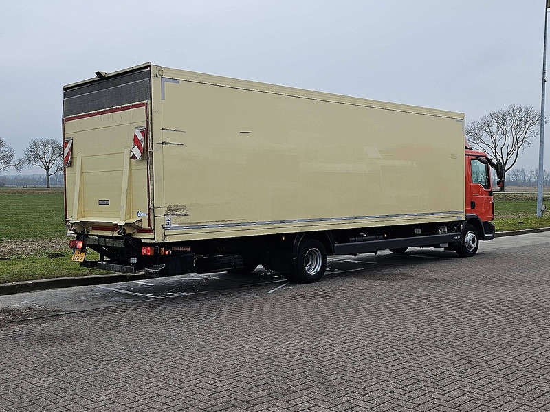 MAN 12.190 TGL - Box truck: picture 3 MAN 12.190 TGL - Box truck: picture 3