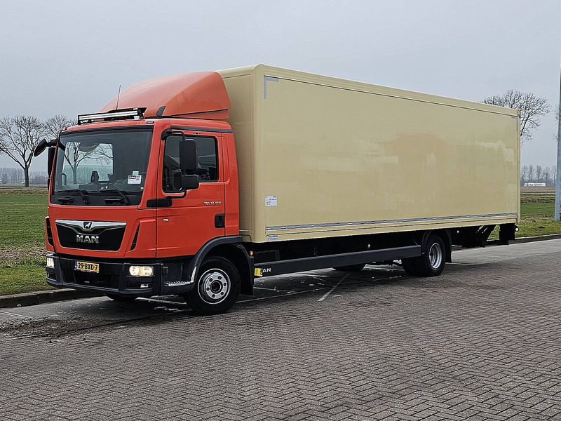 MAN 12.190 TGL - Box truck: picture 2 MAN 12.190 TGL - Box truck: picture 2