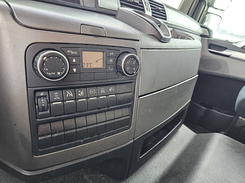 Box truck MAN 12.250 TGM AIRCO TAILLIFT: picture 11 Box truck MAN 12.250 TGM AIRCO TAILLIFT: picture 11