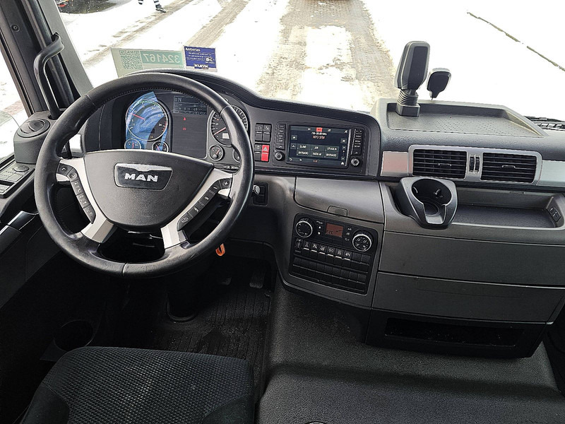 Box truck MAN 12.250 TGM AIRCO TAILLIFT: picture 8 Box truck MAN 12.250 TGM AIRCO TAILLIFT: picture 8