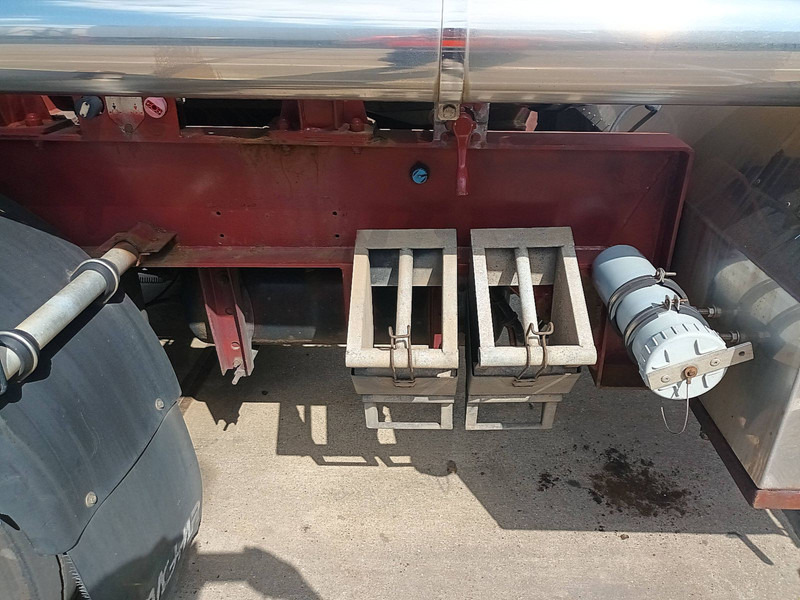 Tank semi-trailer Magyar SR 34 FOODSTUFF PUMP WEBASTO 25M3: picture 7 Tank semi-trailer Magyar SR 34 FOODSTUFF PUMP WEBASTO 25M3: picture 7