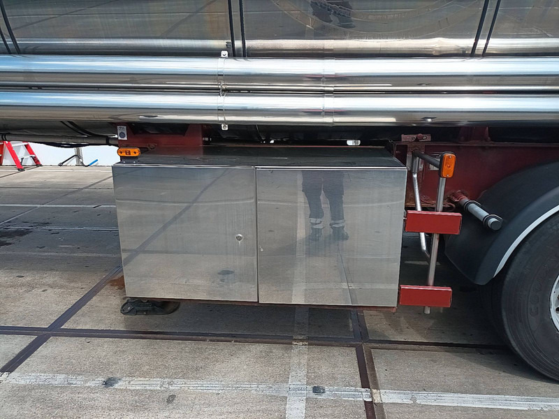 Tank semi-trailer Magyar SR 34 FOODSTUFF PUMP WEBASTO 25M3: picture 16 Tank semi-trailer Magyar SR 34 FOODSTUFF PUMP WEBASTO 25M3: picture 16