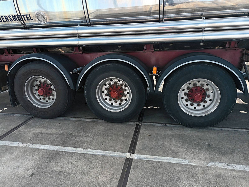 Tank semi-trailer Magyar SR 34 FOODSTUFF PUMP WEBASTO 25M3: picture 13 Tank semi-trailer Magyar SR 34 FOODSTUFF PUMP WEBASTO 25M3: picture 13