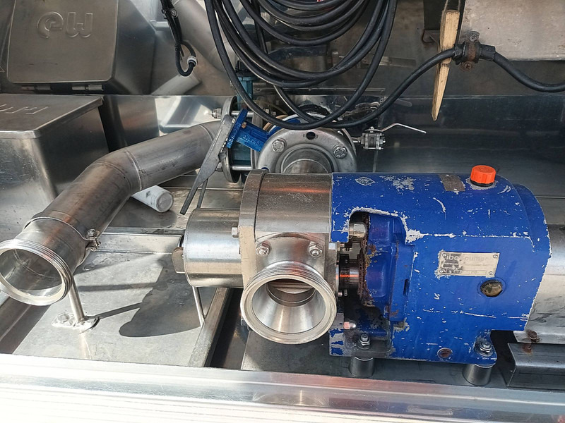 Tank semi-trailer Magyar SR 34 FOODSTUFF PUMP WEBASTO 25M3: picture 14 Tank semi-trailer Magyar SR 34 FOODSTUFF PUMP WEBASTO 25M3: picture 14