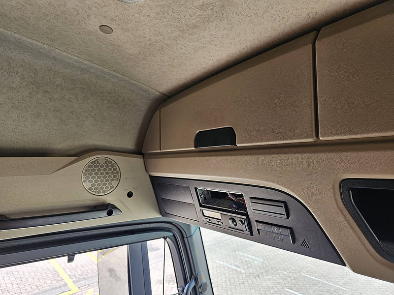 Curtainsider truck Mercedes-Benz ACTROS 2542 LS 6X2 RET. MOFFET 2020: picture 12