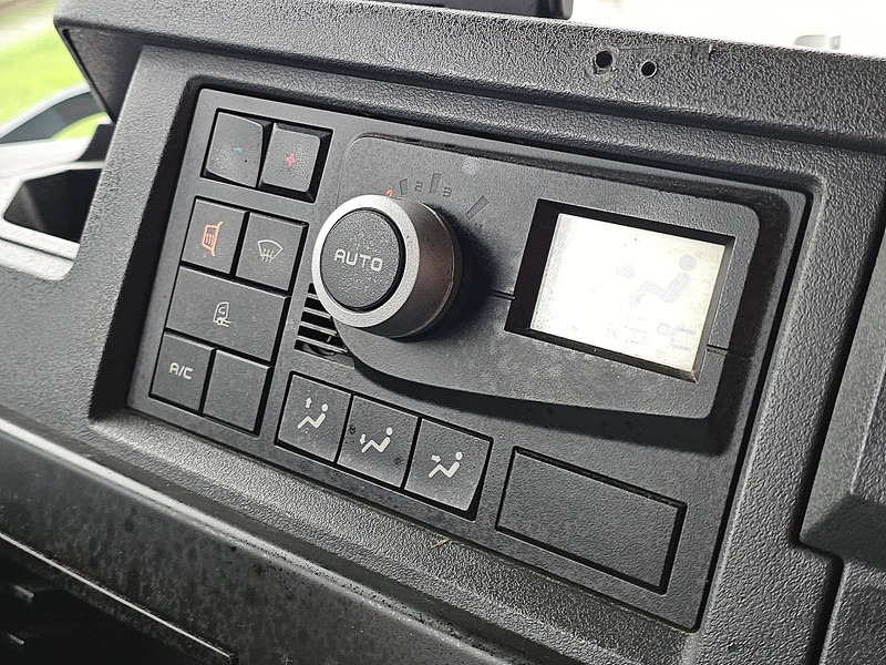 Dropside/ Flatbed truck Renault: picture 10