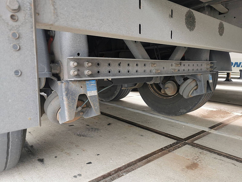 Curtainsider semi-trailer Schmitz Cargobull SCB S3T: picture 7