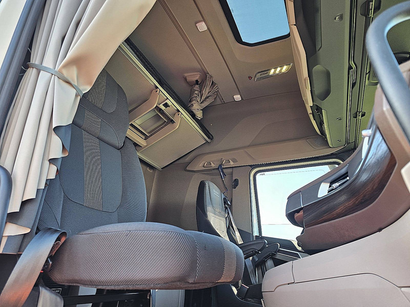 Tractor unit DAF XG+ 530: picture 7