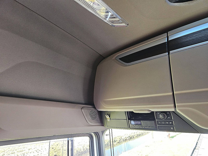 Tractor unit DAF XG+ 530: picture 10