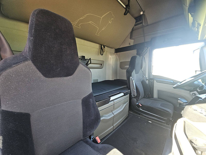 Tractor unit MAN 18.470 TGX TG3 GX LED 2X TANK: picture 14