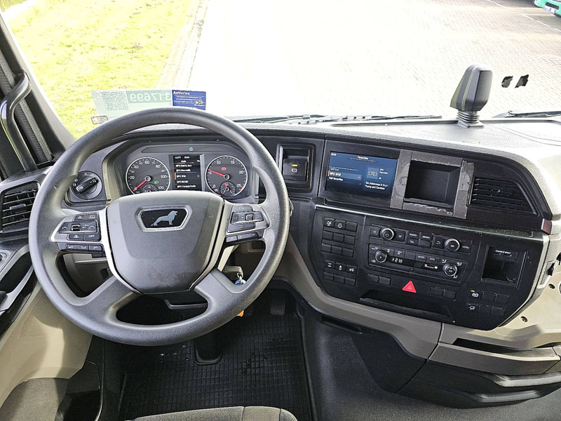 Interior photo 1: Tractor unit MAN 18.510 TGX GX XXL INTARDER LED