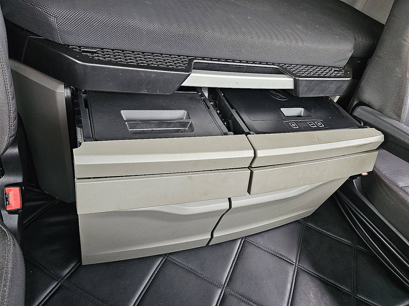 Tractor unit MAN 26.470 TGX TG3 GM 6X2/2 BL: picture 10