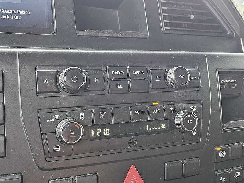 Tractor unit MAN 26.470 TGX TG3 GM 6X2/2 BL: picture 14