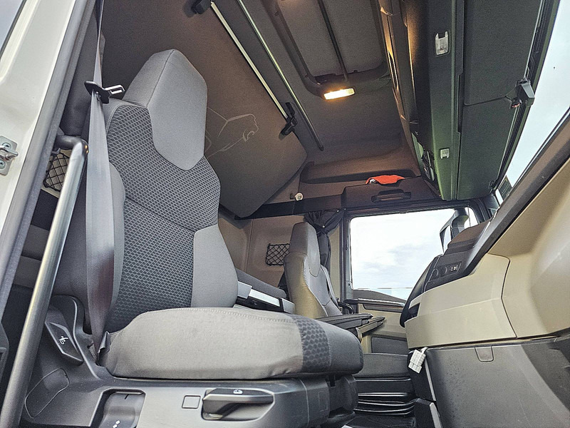 Tractor unit MAN 26.470 TGX TG3 GM 6X2/2 BL: picture 7