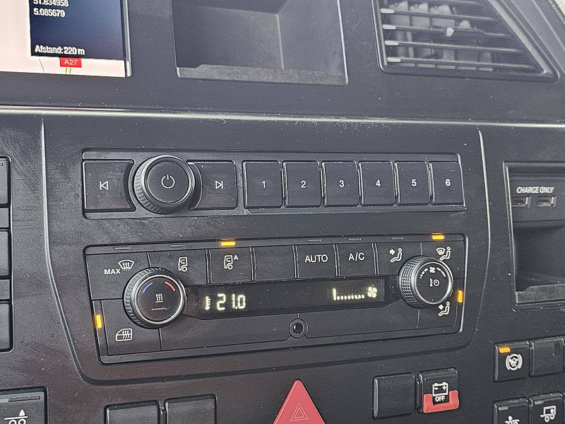 Tractor unit MAN 26.470 TGX TG3 GM 6X2-2 BLS: picture 12