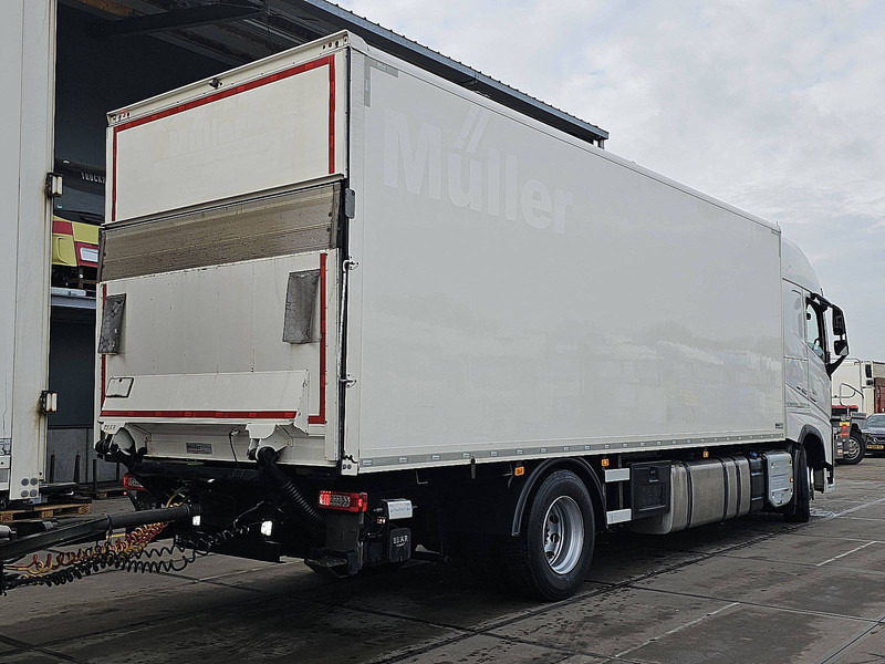 Volvo FH 460 - Box truck: picture 3 Volvo FH 460 - Box truck: picture 3