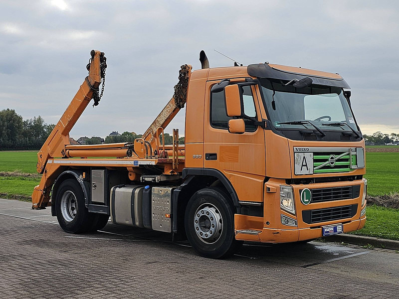 Volvo FM 330 - Skip loader truck: picture 5 Volvo FM 330 - Skip loader truck: picture 5