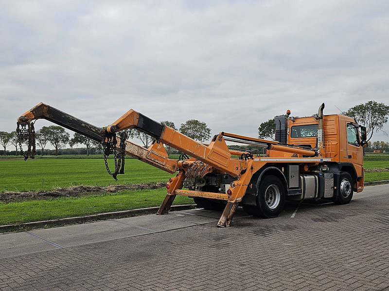 Volvo FM 330 - Skip loader truck: picture 3 Volvo FM 330 - Skip loader truck: picture 3