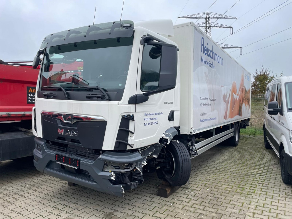 MAN TGM 12.290 Klimaauto. NAVI 7,9 Koffer+LBW Unfall - Box truck: picture 1 MAN TGM 12.290 Klimaauto. NAVI 7,9 Koffer+LBW Unfall - Box truck: picture 1