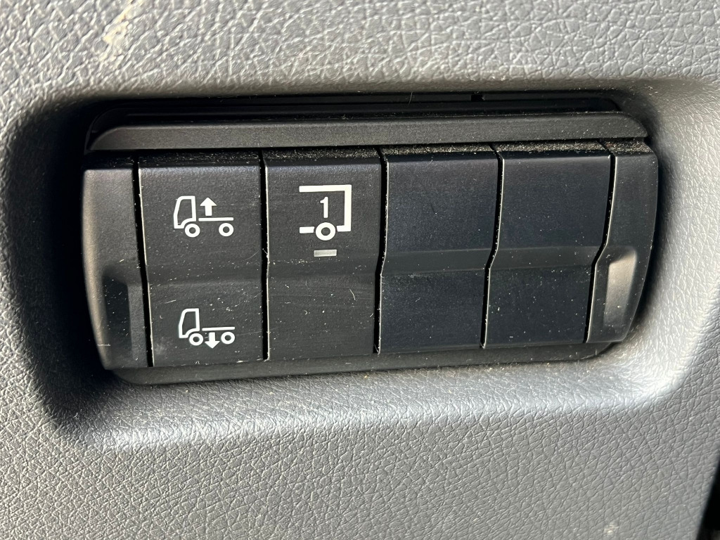 Mercedes-Benz Atego 823 Euro6 Klima 6,1m P+P AHK Orig. 164.tkm - Curtain side van: picture 2 Mercedes-Benz Atego 823 Euro6 Klima 6,1m P+P AHK Orig. 164.tkm - Curtain side van: picture 2