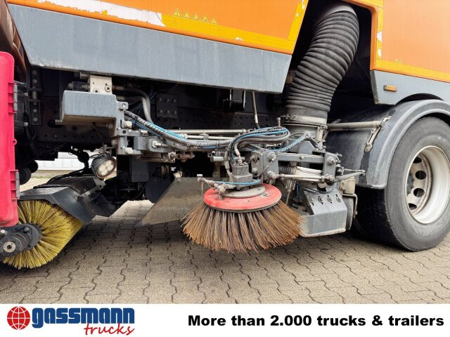 MAN TGM 18.250 4X2 BB, Kehrmaschine Brock SL200/2 - Road sweeper: picture 3 MAN TGM 18.250 4X2 BB, Kehrmaschine Brock SL200/2 - Road sweeper: picture 3