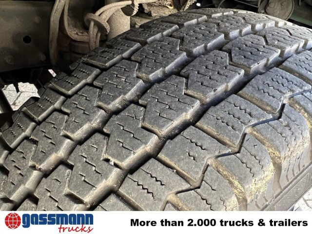 Mercedes-Benz 711 D-KA 4x2, Standklima, 11-Sitze, 2 x on stock - Minibus, Passenger van: picture 2 Mercedes-Benz 711 D-KA 4x2, Standklima, 11-Sitze, 2 x on stock - Minibus, Passenger van: picture 2