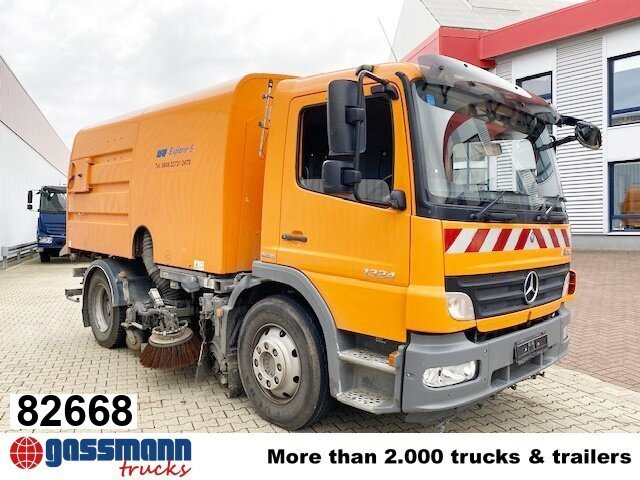 Mercedes-Benz Atego 1324 4x2, Kehrmaschine Explorer 8 - Road sweeper: picture 1 Mercedes-Benz Atego 1324 4x2, Kehrmaschine Explorer 8 - Road sweeper: picture 1