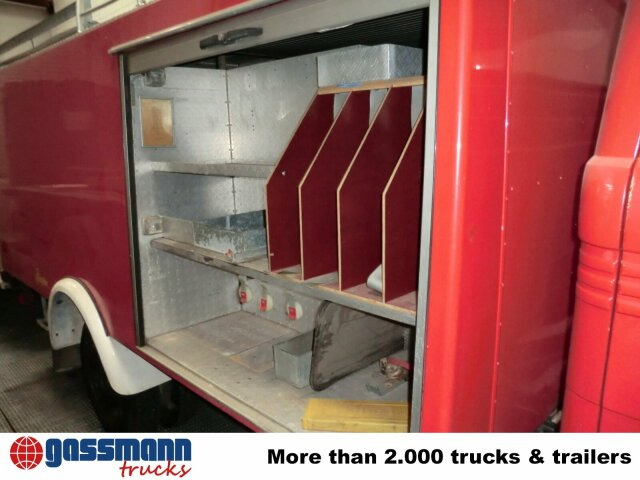 Fire truck Mercedes-Benz LP 813 4x2 Löschfahrzeug mit Wasserbehälter: picture 8