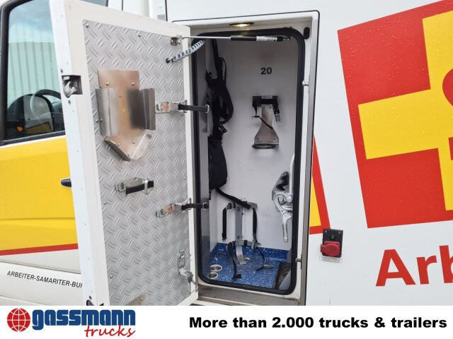 Mercedes-Benz Sprinter 516 CDI 4x2, Rettungswagen - Panel van: picture 4 Mercedes-Benz Sprinter 516 CDI 4x2, Rettungswagen - Panel van: picture 4