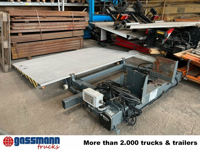 BC2000S4 Ladebordwand, Ex-Schweizer Armee - Semi-trailer: picture 2 BC2000S4 Ladebordwand, Ex-Schweizer Armee - Semi-trailer: picture 2