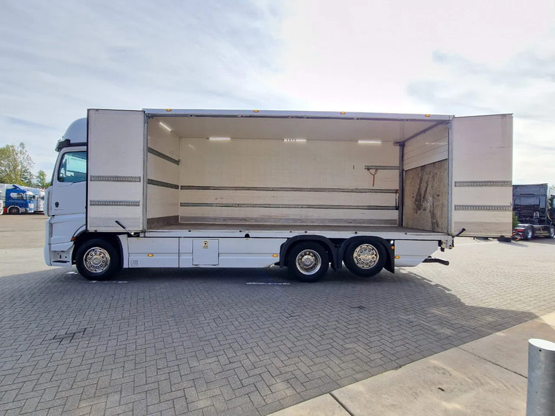Mercedes-Benz Actros 2545 6x2*4 - Box with sidedoors - Loadlift - Steering axle - Full air - Camera - Box truck: picture 5 Mercedes-Benz Actros 2545 6x2*4 - Box with sidedoors - Loadlift - Steering axle - Full air - Camera - Box truck: picture 5