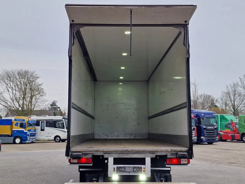 Box truck Renault D 320 4x2 - Box with sidedoors - Zepro loadlift - Low KM - Full air: picture 9 Box truck Renault D 320 4x2 - Box with sidedoors - Zepro loadlift - Low KM - Full air: picture 9