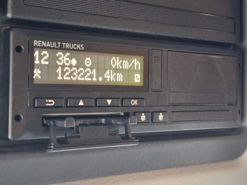 Box truck Renault D 320 4x2 - Box with sidedoors - Zepro loadlift - Low KM - Full air: picture 17 Box truck Renault D 320 4x2 - Box with sidedoors - Zepro loadlift - Low KM - Full air: picture 17