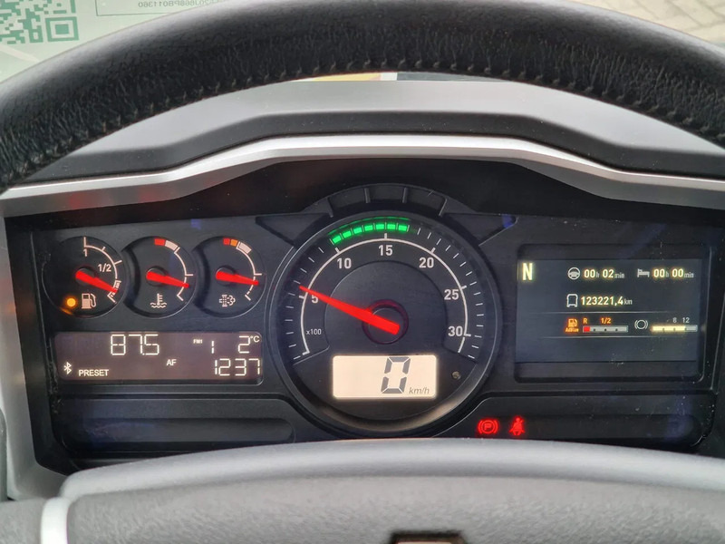 Box truck Renault D 320 4x2 - Box with sidedoors - Zepro loadlift - Low KM - Full air: picture 18 Box truck Renault D 320 4x2 - Box with sidedoors - Zepro loadlift - Low KM - Full air: picture 18