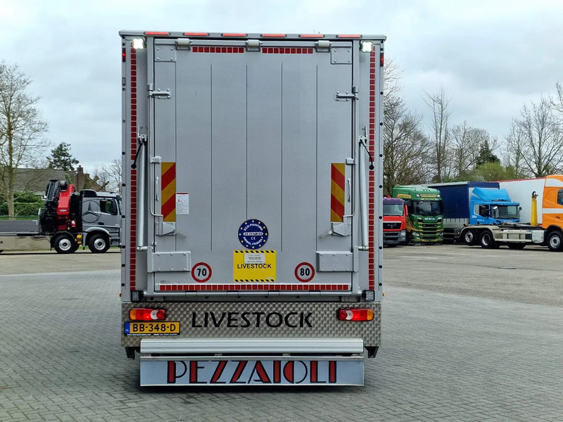 New Livestock truck Renault Midlum D210 4x2 - NEW - Pezzaioli 1 deck - Ventilation - 17.9M2 - Ramp - Euro6d: picture 8 New Livestock truck Renault Midlum D210 4x2 - NEW - Pezzaioli 1 deck - Ventilation - 17.9M2 - Ramp - Euro6d: picture 8