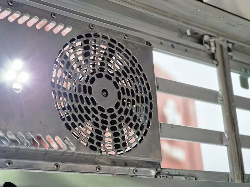 New Livestock truck Renault Midlum D210 4x2 - NEW - Pezzaioli 1 deck - Ventilation - 17.9M2 - Ramp - Euro6d: picture 12 New Livestock truck Renault Midlum D210 4x2 - NEW - Pezzaioli 1 deck - Ventilation - 17.9M2 - Ramp - Euro6d: picture 12