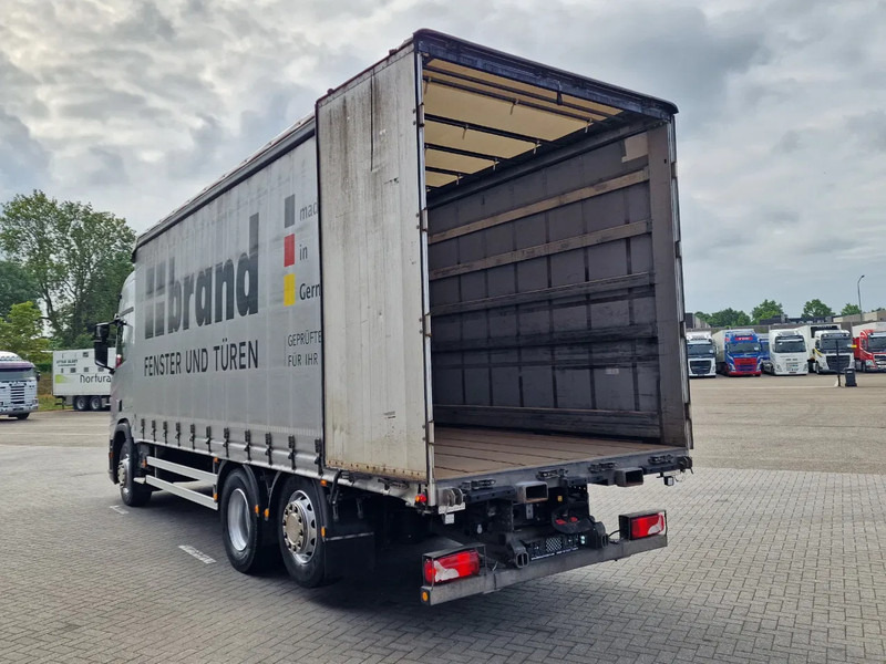Curtainsider truck Scania R410 Highline 6x2 - Curtain sider - Retarder - Night clima - Forklift connection: picture 6