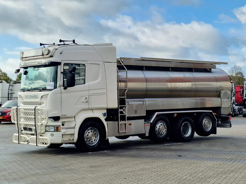Scania R520 V8 8x2*4 - Milk tank - 19.000L - 4 compartments - Pump and counter - Retarder - Tank truck: picture 3 Scania R520 V8 8x2*4 - Milk tank - 19.000L - 4 compartments - Pump and counter - Retarder - Tank truck: picture 3