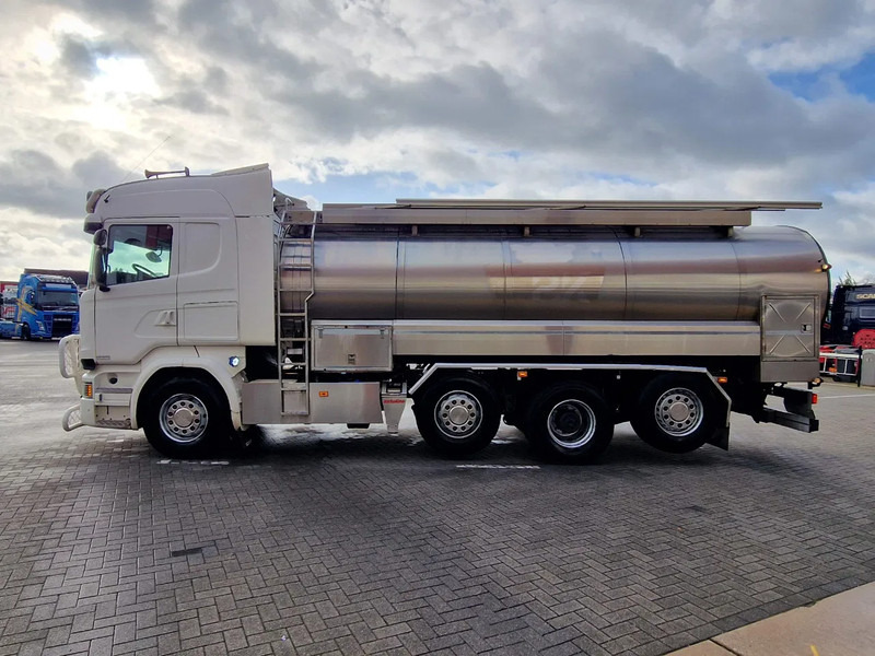 Scania R520 V8 8x2*4 - Milk tank - 19.000L - 4 compartments - Pump and counter - Retarder - Tank truck: picture 4 Scania R520 V8 8x2*4 - Milk tank - 19.000L - 4 compartments - Pump and counter - Retarder - Tank truck: picture 4