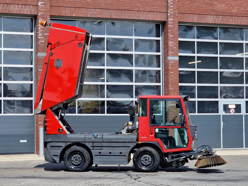 Road sweeper Schmidt Swingo 200 + - 4 wheel steering - Dutch Registration: picture 14