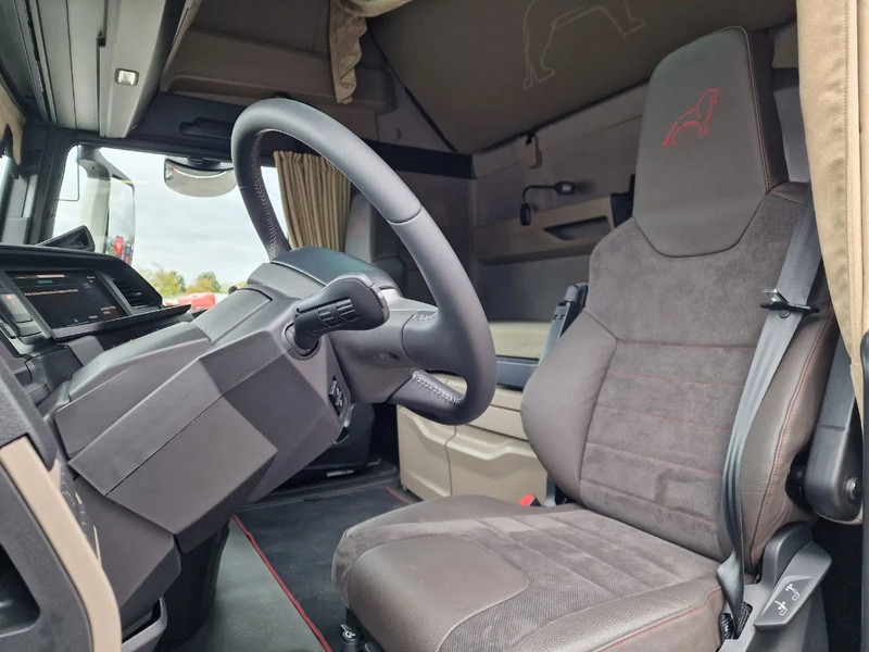 New Tractor unit MAN TGX 18.540 GX - New - Retarder - Night clima - Alcoa - Show truck - Lightbar -: picture 10 New Tractor unit MAN TGX 18.540 GX - New - Retarder - Night clima - Alcoa - Show truck - Lightbar -: picture 10