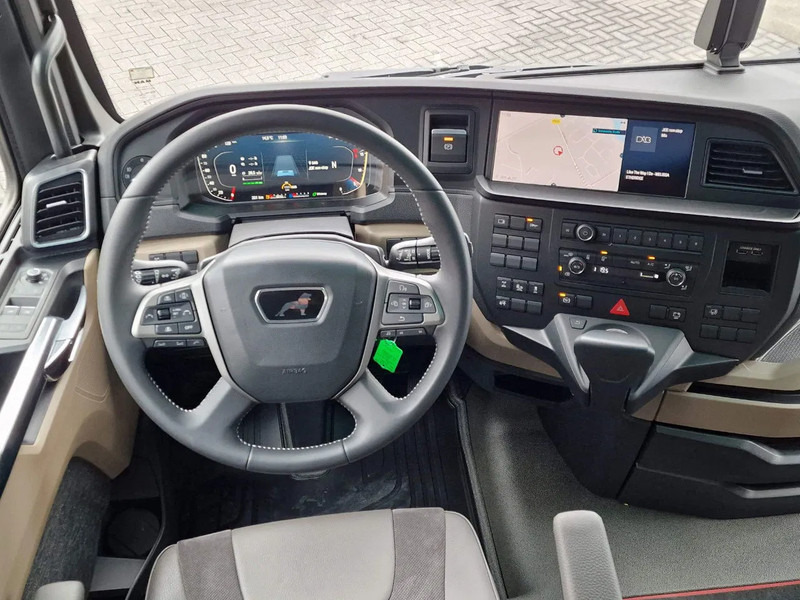 New Tractor unit MAN TGX 18.540 GX - New - Retarder - Night clima - Alcoa - Show truck - Lightbar -: picture 12 New Tractor unit MAN TGX 18.540 GX - New - Retarder - Night clima - Alcoa - Show truck - Lightbar -: picture 12