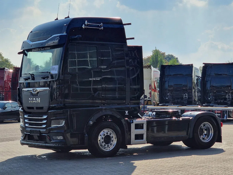 MAN TGX 18.540 - New - Full spec - Mirror cam - Retarder - 2x tank - Full spoiler - Tractor unit: picture 3 MAN TGX 18.540 - New - Full spec - Mirror cam - Retarder - 2x tank - Full spoiler - Tractor unit: picture 3